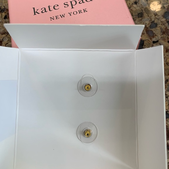 NWT Kate Spade ♠️ Pearl and gold tone earrings - Picture 4 of 4